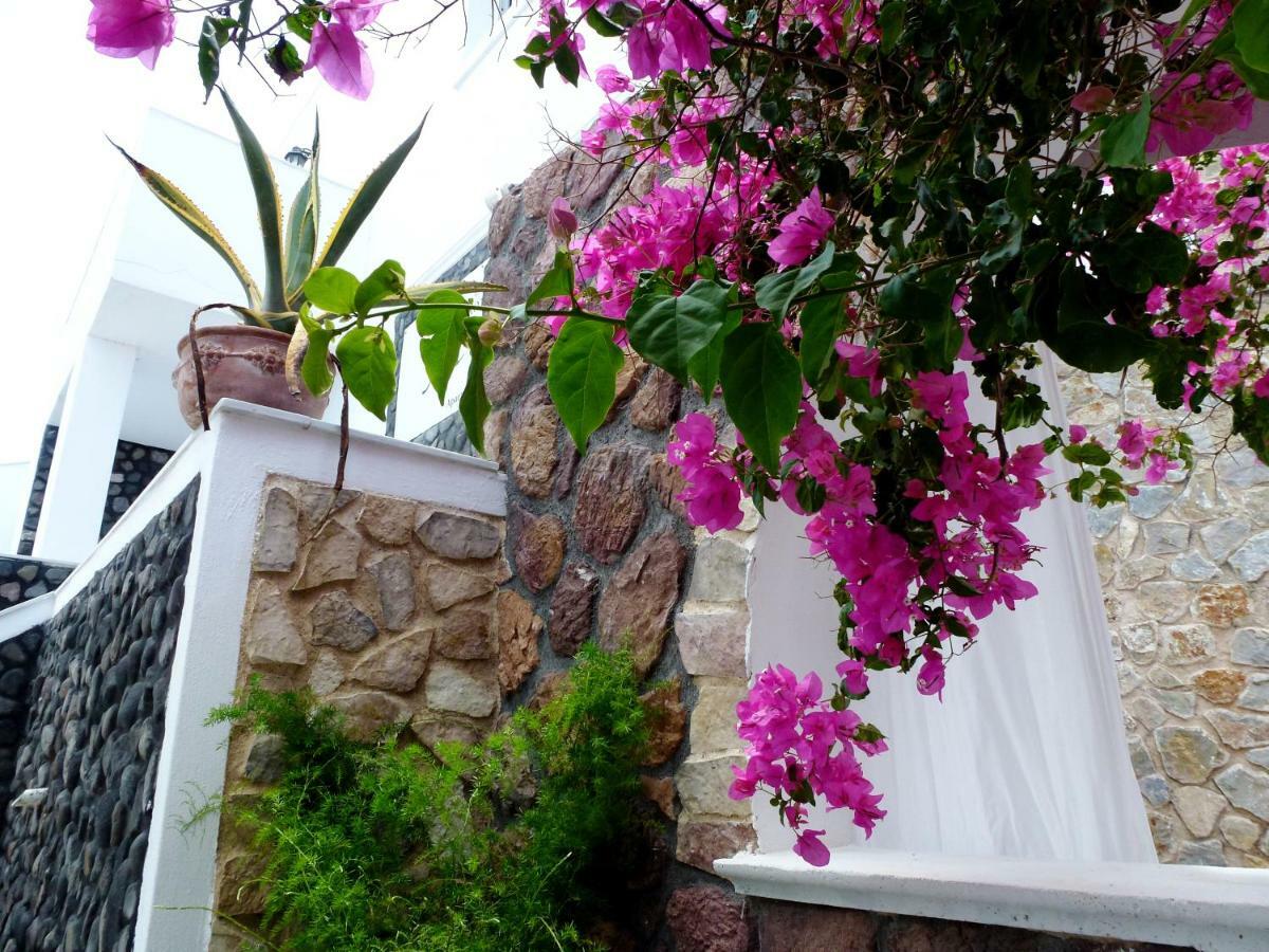 Bougainvillea Suites Kamári Esterno foto