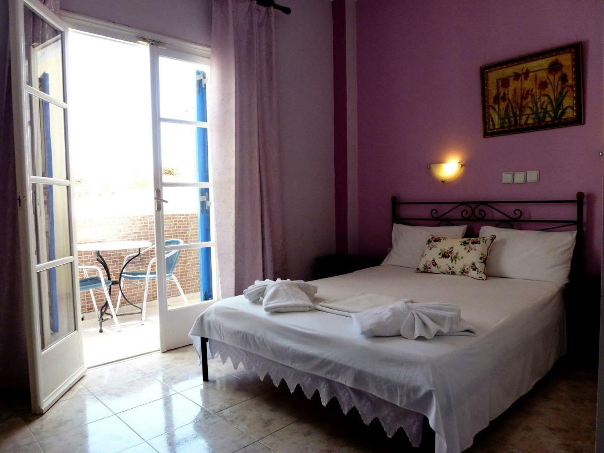 Bougainvillea Suites Kamári Esterno foto