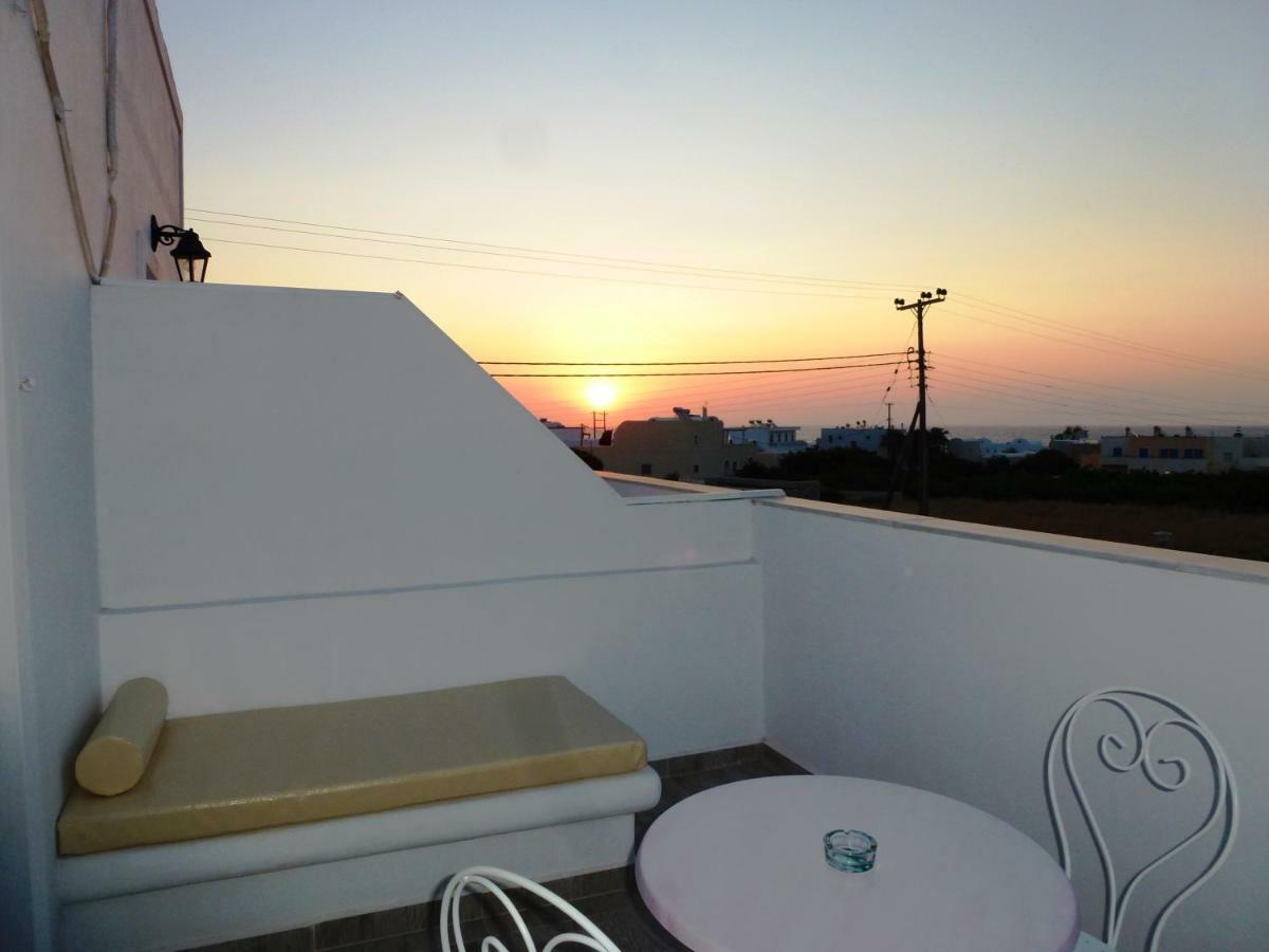 Bougainvillea Suites Kamári Esterno foto
