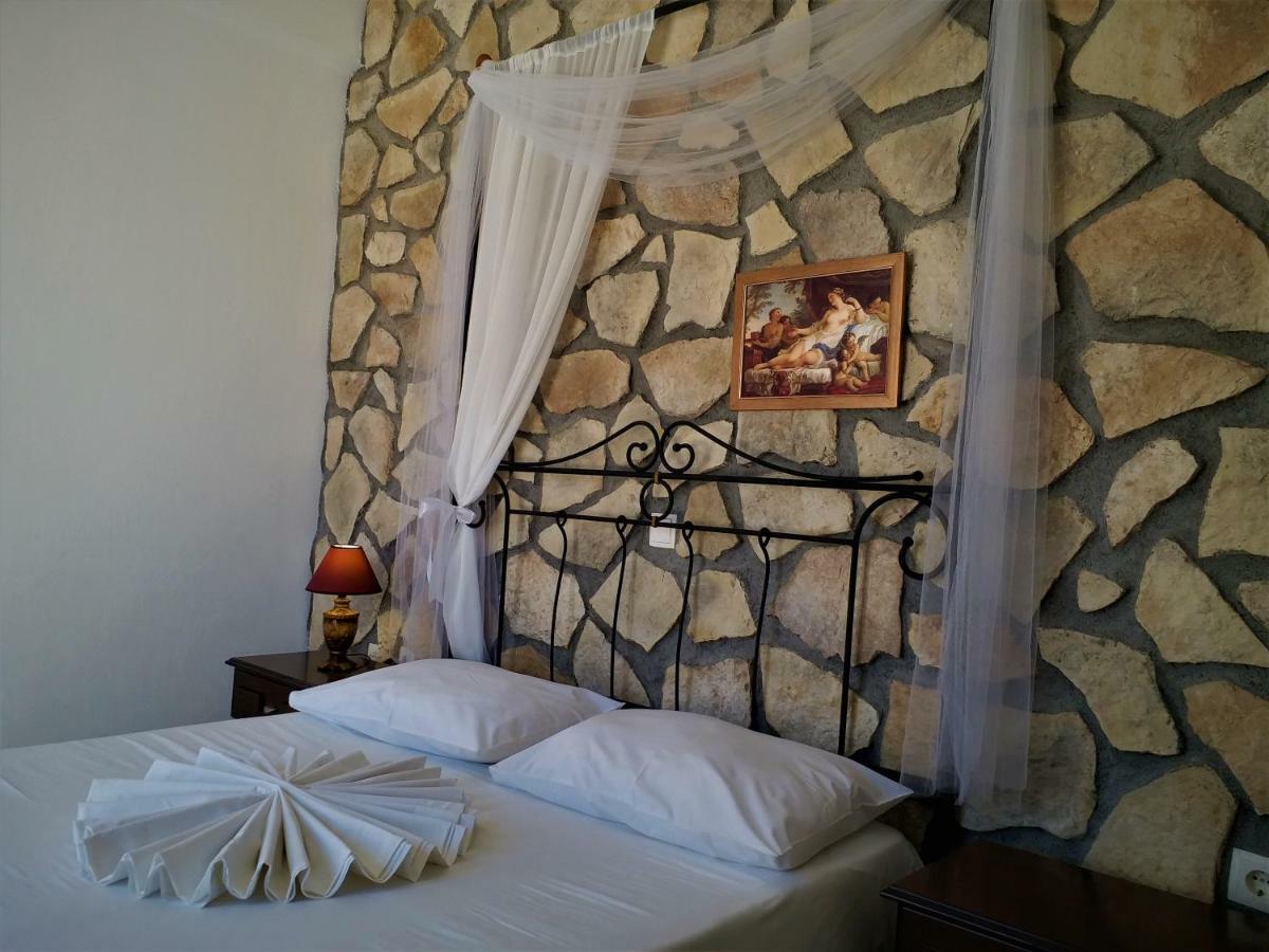 Bougainvillea Suites Kamári Esterno foto