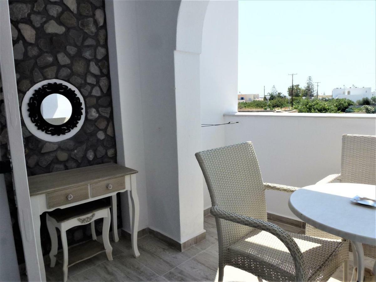 Bougainvillea Suites Kamári Esterno foto